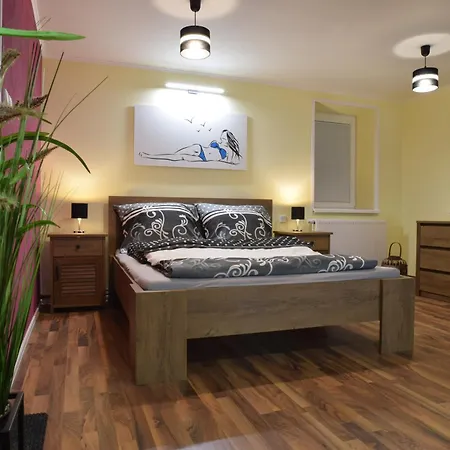 Wellness Pustik Se Soukromou Virivkou A Saunou Pencin