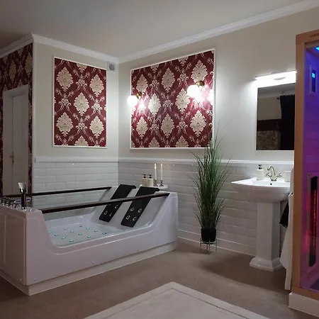 Wellness Pustik Se Soukromou Virivkou A Saunou Διαμέρισμα *